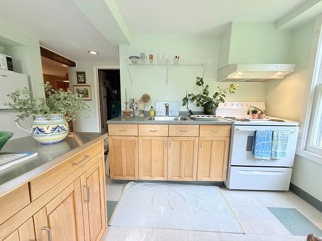 137 Main St, House other with 3 bedrooms, 2 bathrooms and 3 parking in Chester CT | Image 35