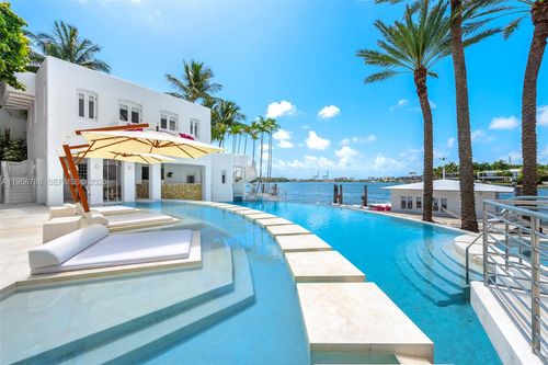 24 S Hibiscus Dr, Miami Beach, FL, 33139-5128 | Card Image