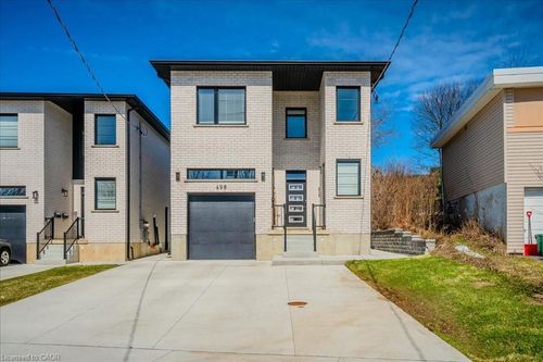 498 Karn St, Kitchener, ON, N2M2C1 | Card Image