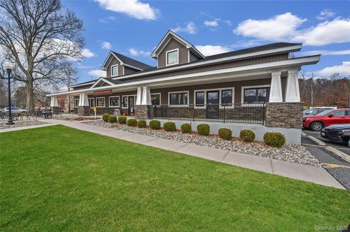 32 W Main St, Washingtonville, NY, 10992-1447 | Card Image