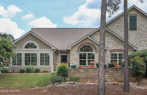 109 W Chelsea Ct, Southern Pines, NC, 28387-2284 | Card Image