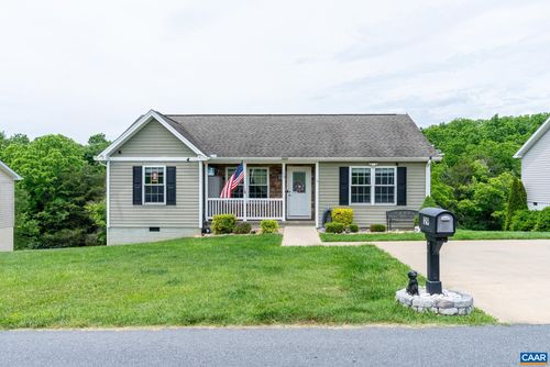 129 Thoroughbred Cir, LEXINGTON, VA, 24450-3675 | Card Image