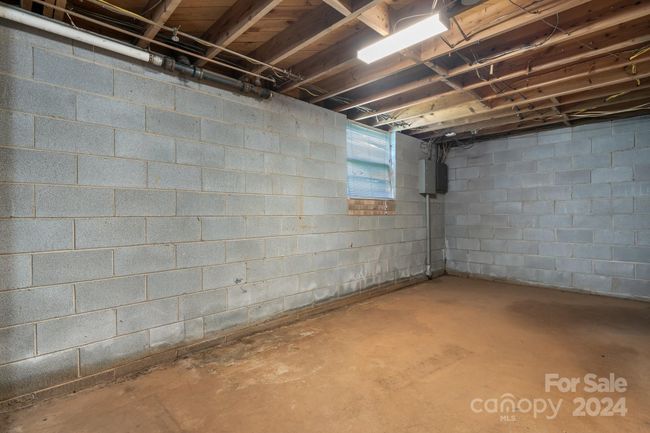 1230 2 Nd St Se, House other with 3 bedrooms, 2 bathrooms and null parking in Hickory NC | Image 47