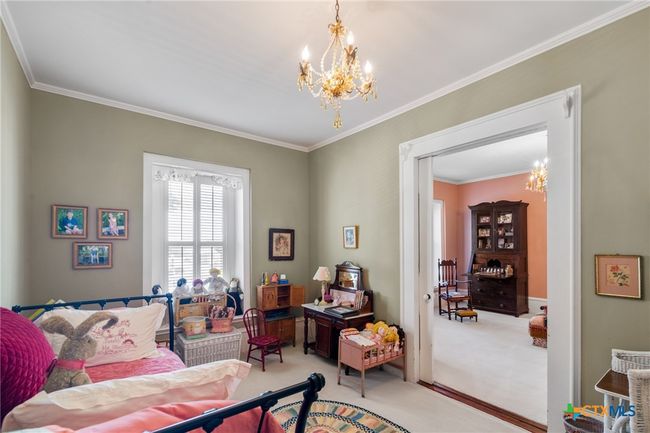 110 - 102 N Courthouse Sq, House other with 6 bedrooms, 4 bathrooms and null parking in Goliad TX | Image 24