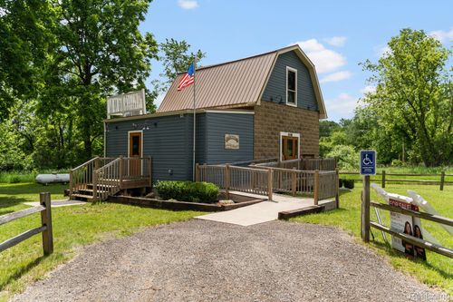 915 S Clinton St, Stockbridge, MI, 49285-9216 | Card Image