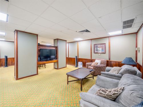 5c-555 Hahaione St, Honolulu, HI, 96825-1460 | Card Image