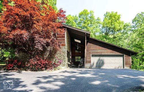 1018 Wildwood Ln, New Albany, IN, 47150-5429 | Card Image