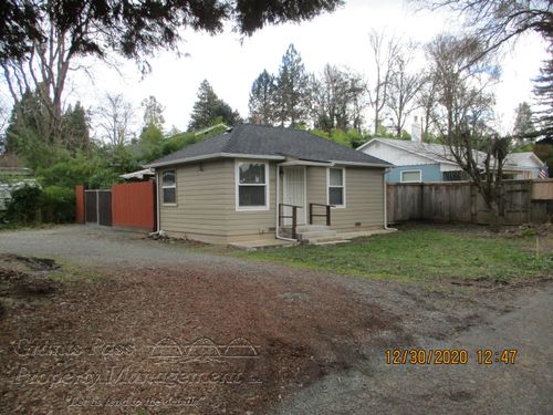 1219 River Ln, Grants Pass, OR, 97527-5452 | Card Image