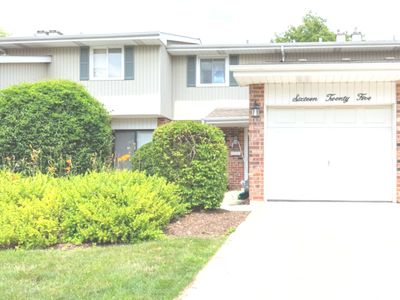 1625 Coloma Place, Townhouse with 3 bedrooms, 1 bathrooms and 1 parking in Wheaton IL | Image 1