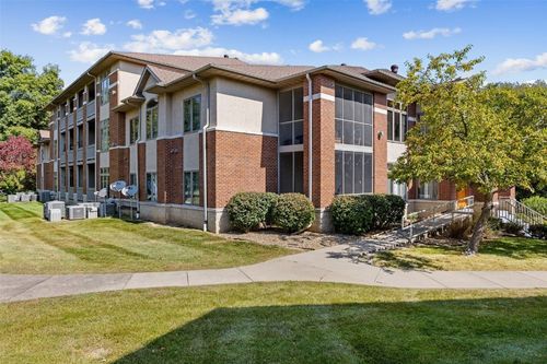 1753 Louis Pl, Iowa City, IA, 52245-1581 | Card Image