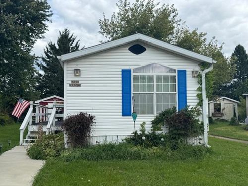 W211N11782 Hilltop Cir, Germantown, WI, 53022-2359 | Card Image