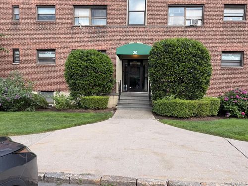 h-20 Shady Glen Ct, New Rochelle, NY, 10805-1822 | Card Image