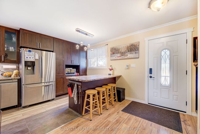 45 Mohegan Cres, House attached with 3 bedrooms, 2 bathrooms and 2 parking in London ON | Image 6