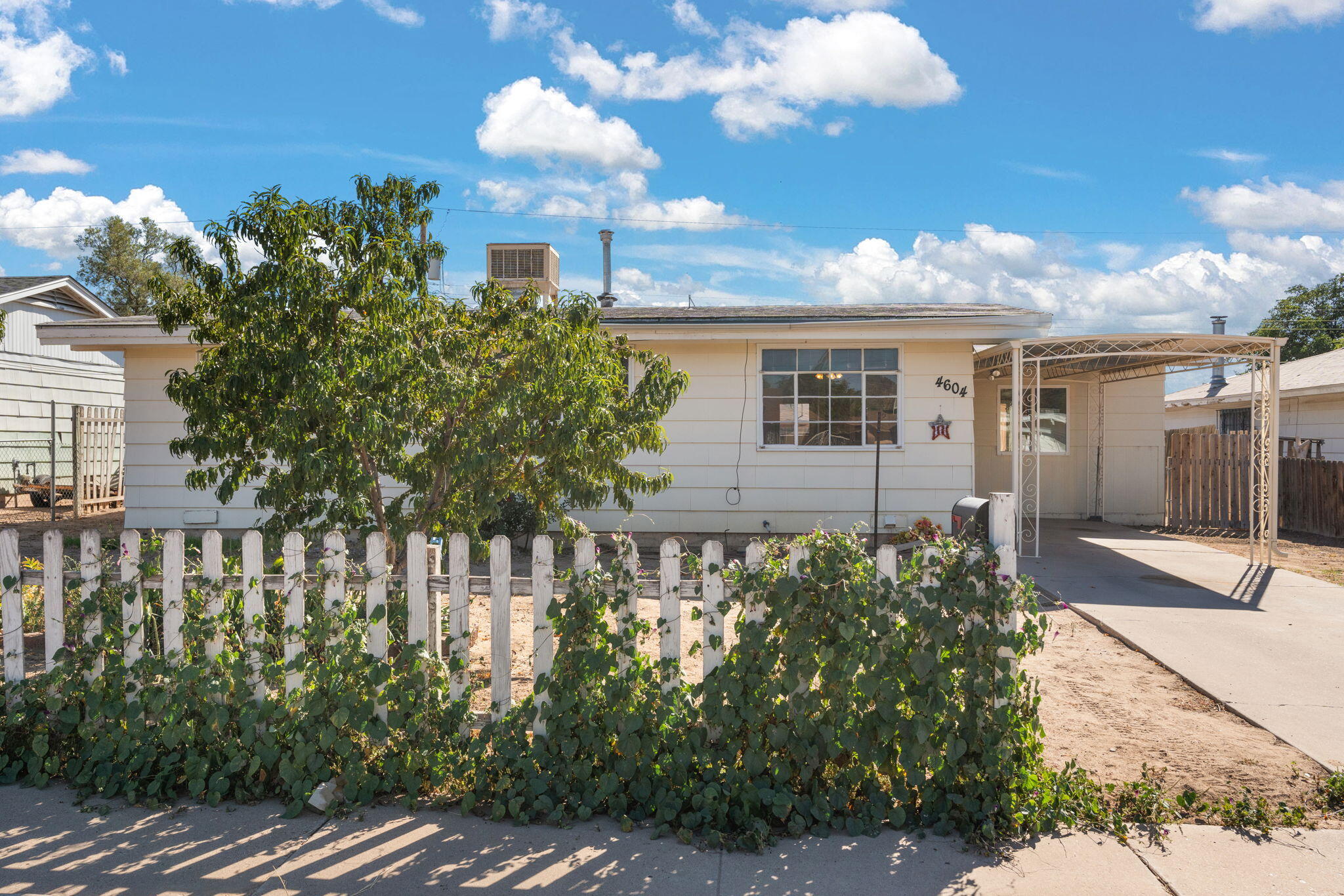Goodrich Ave, Albuquerque, NM 87110