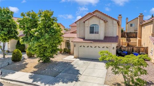 16991 Escala Dr, Victorville, CA, 92395-8504 | Card Image