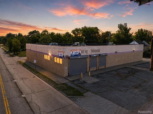 7870 Southfield Fwy, Detroit, MI, 48228-3580 | Card Image