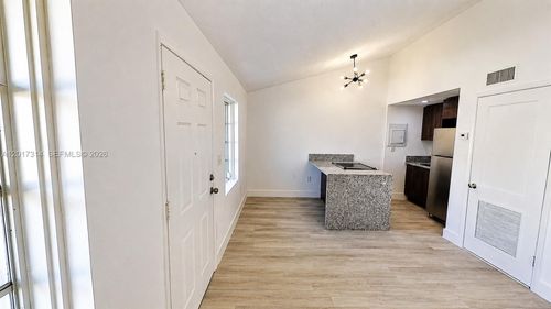 848-840 Sw 7th St, Miami, FL, 33130-3206 | Card Image