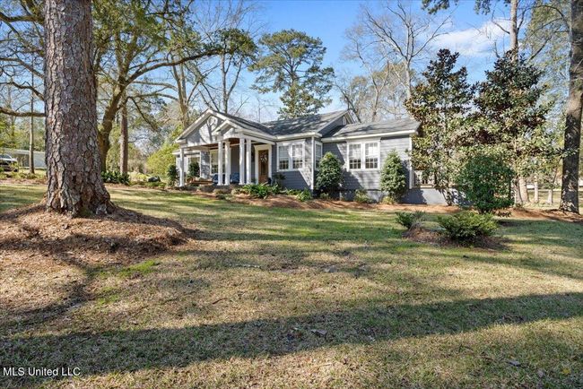 04-Front Exterior | Image 4