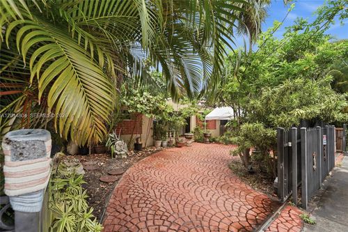 50 Sw 58th Ct, Miami, FL, 33144 | Card Image