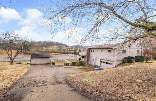 104 Allemande Ln, Valencia, PA, 16059-2002 | Card Image