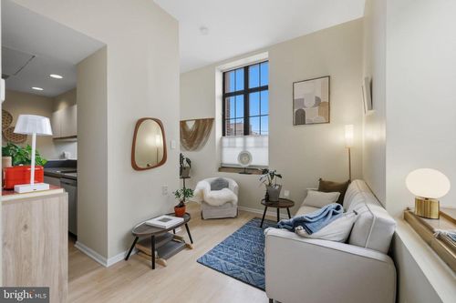 207-1601 Spring Garden St, PHILADELPHIA, PA, 19130-3942 | Card Image