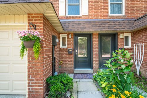 34-30 Heslop Rd, Milton, ON, L9T1B3 | Card Image