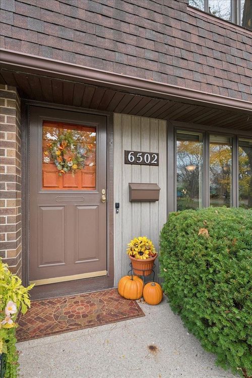 6502 Offshore Drive, Madison, WI, 53705 | Card Image