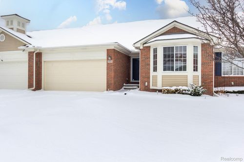 26196 Captains Lndg, Chesterfield, MI, 48051-3305 | Card Image