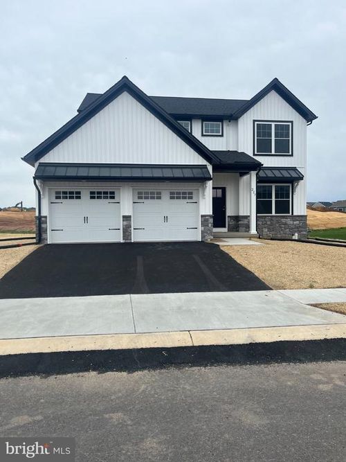227 Randolph Dr, ELIZABETHTOWN, PA, 17022-9371 | Card Image
