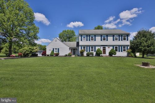 5823 Belmont Manor Dr, Pipersville, PA, 18947-1127 | Card Image