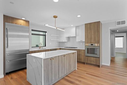 809 Seacoast Dr, Imperial Beach, CA, 91932-1802 | Card Image