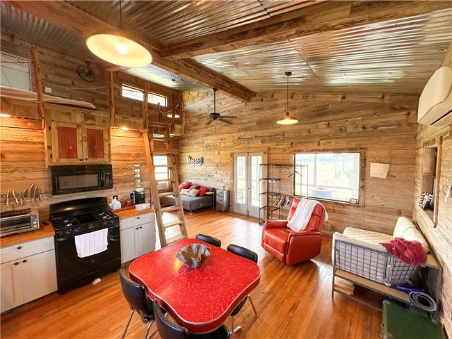 Back Side View of Cabin | Image 8