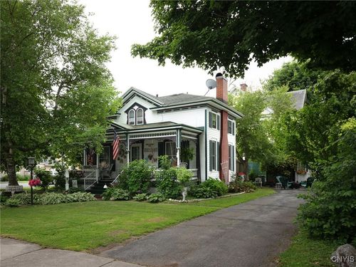 303 Mullin St, Watertown, NY, 13601-3607 | Card Image
