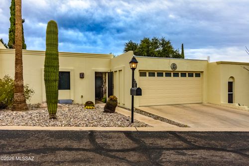 19-6100 N Oracle Rd, Tucson, AZ, 85704-5315 | Card Image