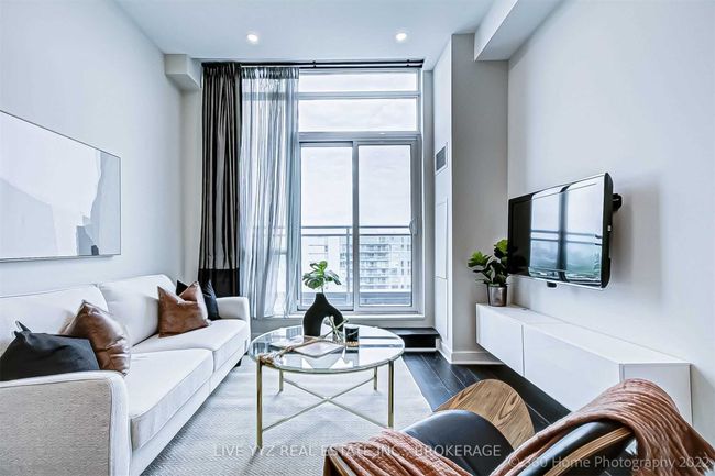 PH03 - 1171 Queen St W, Condo with 2 bedrooms, 2 bathrooms and 1 parking in Toronto ON | Image 9