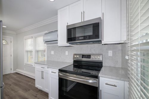 apt-4-100 Country Rd, Miller Place, NY, 11764-1441 | Card Image