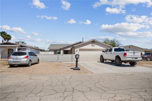 239 Tanglewood Ln, Bullhead City, AZ, 86442-4627 | Card Image