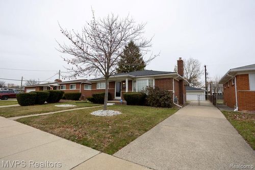 15255 Ego Ave, Eastpointe, MI, 48021-2803 | Card Image