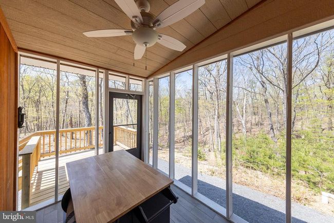275 Oak Forest Ln, House other with 2 bedrooms, 2 bathrooms and null parking in BERKELEY SPRINGS WV | Image 28
