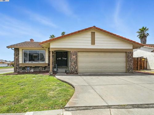 2510 Kirkwood Dr, Hayward, CA, 94545-4527 | Card Image
