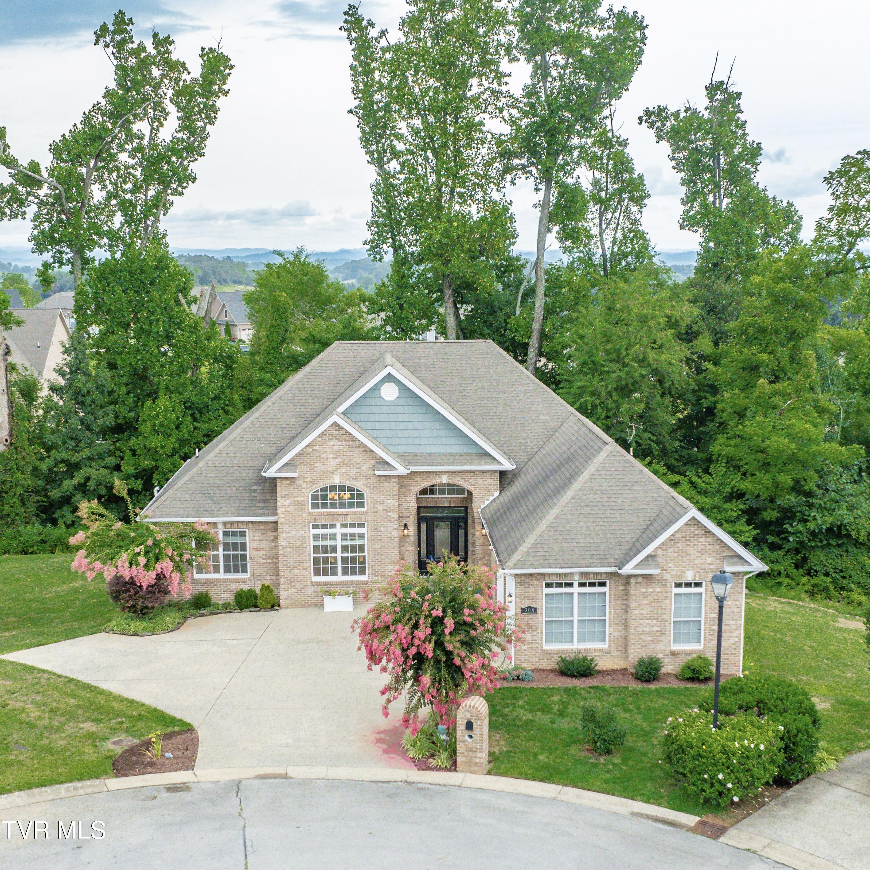 Michaels Ridge Blvd, Johnson City, TN 37615