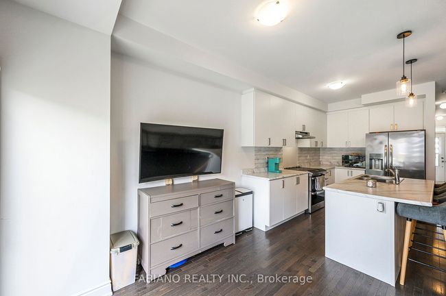 36 Autumn Dr, House attached with 3 bedrooms, 3 bathrooms and 1 parking in Wasaga Beach ON | Image 11