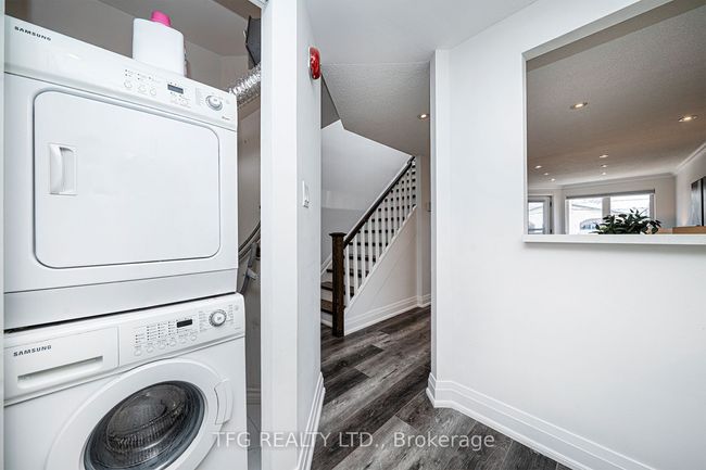 7 - 120 Glen Manor Dr, Condo with 2 bedrooms, 2 bathrooms and 1 parking in Toronto ON | Image 9