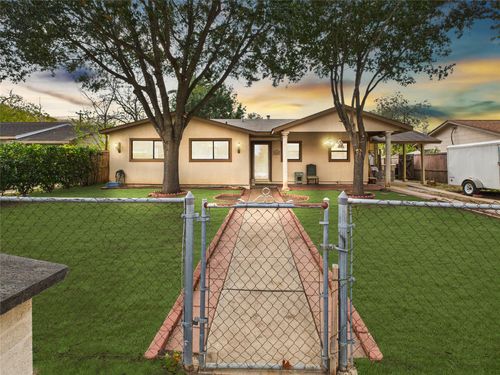 5530 Knoll Krest Dr, San Antonio, TX, 78242-1324 | Card Image