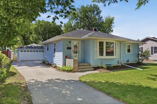 222 24th Ave N, Fargo, ND, 58102-2035 | Card Image