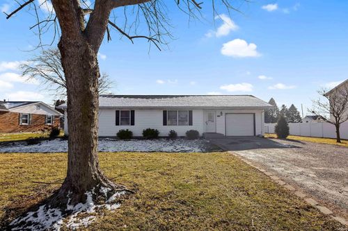 511 S South Park Drive, Monticello, IN, 47960-2556 | Card Image