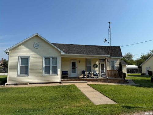 204 E 3rd St, Vermont, IL, 61484-3401 | Card Image