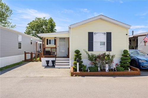 63 East Dr, Rumford, RI, 02916-1006 | Card Image