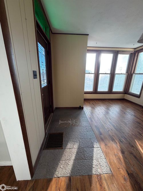 803 W Walnut Street, Eldon, IA, 52554 | Card Image