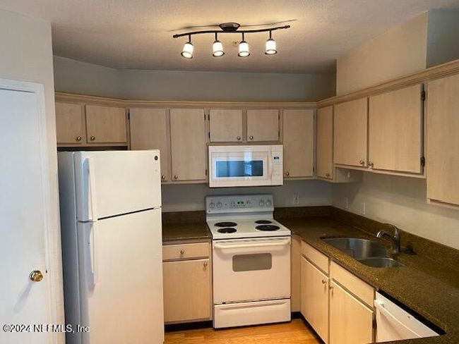 1111 - 1701 The Greens Way, Condo with 2 bedrooms, 2 bathrooms and null parking in JACKSONVILLE BEACH FL | Image 7